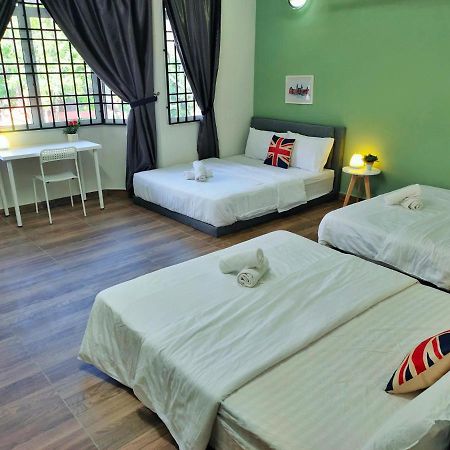 Semi-Detached, Up To 21 Pax, 4 Bedrooms, 3 Bathrooms, 4 Car Parks By Star Home Bayan Lepas Exterior foto