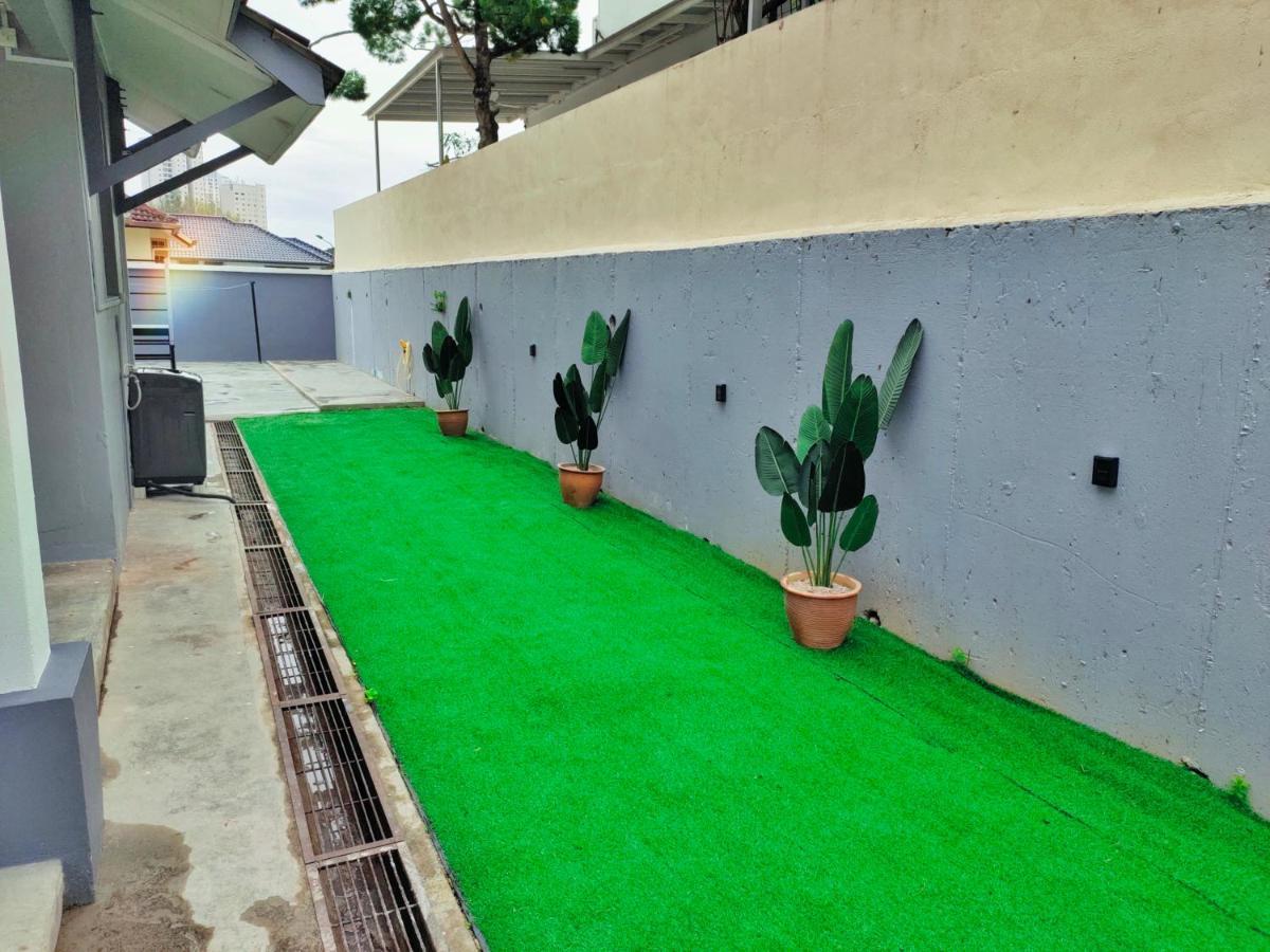 Semi-Detached, Up To 21 Pax, 4 Bedrooms, 3 Bathrooms, 4 Car Parks By Star Home Bayan Lepas Exterior foto